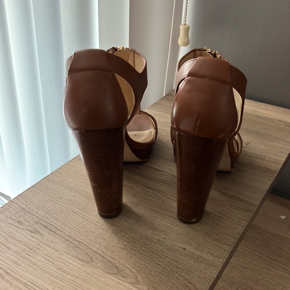 Tan Michael Kors heel! - Picture 4 of 4